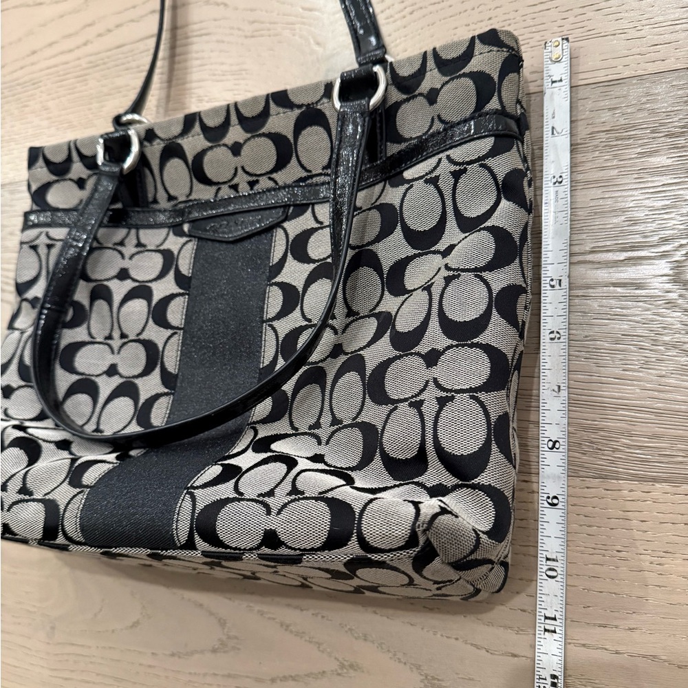 Coach Vintage Black and Grey Signature Tote Bag - authentic - Picture 8 of 9